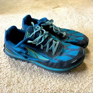 Altra Women’s Running Shoes fits Sz 10